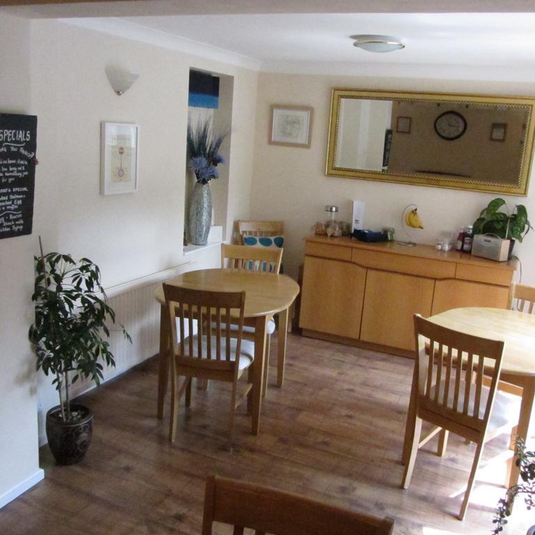 Treetops Guest House Banbury Esterno foto